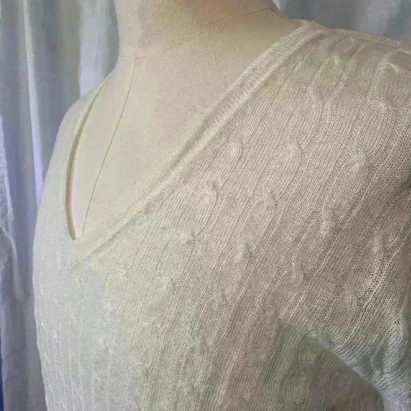 J. Crew Womens Deep V-Neck Cable Knit Sweater Cream Linen Size Medium. Side Slit - Picture 2 of 7